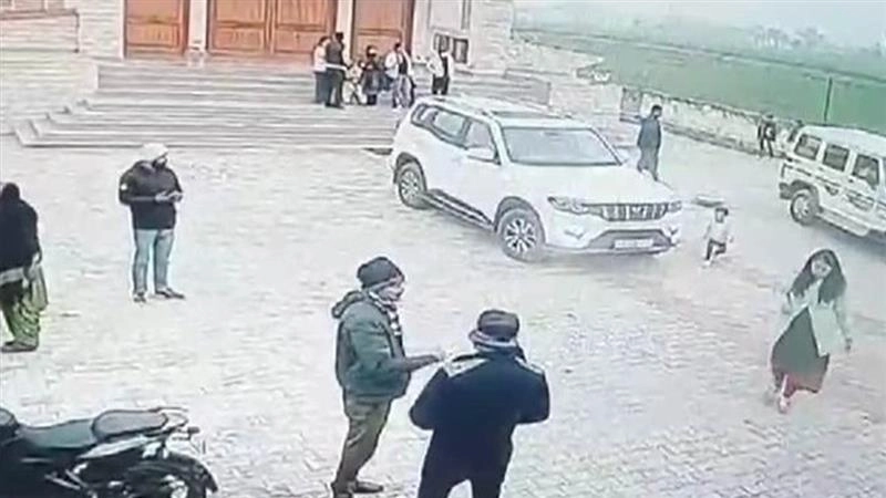 Accident In Punjab: গাড়ির ধাক্কায় মৃত্যু ২ বছরের শিশুর, উদ্ধার ঘটনার সিসিটিভি ফুটেজ