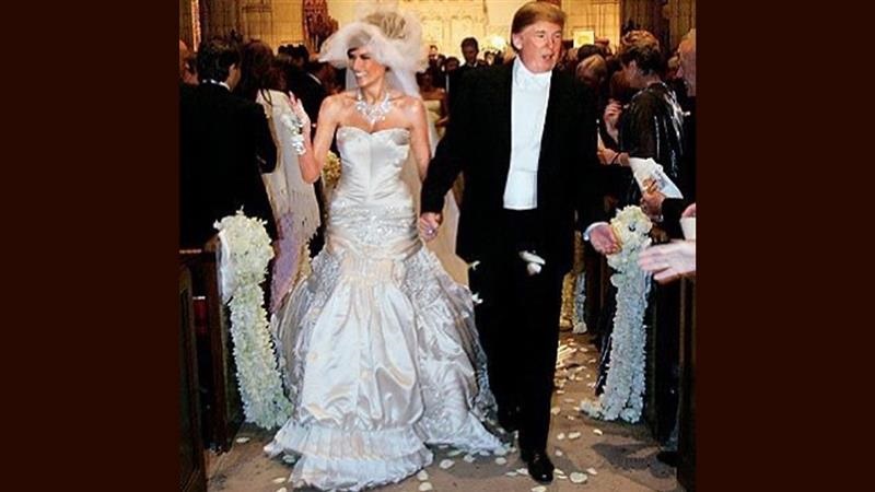 Donald Trump-Melania Trump's Kissing Video: স্ত্রী মেলানিয়ার ঠোঁট, গাল স্পর্শ করতে গিয়েও থামলেন ট্রাম্প, ভাইরাল মার্কিন প্রেসিডেন্টের 'এয়ার কিস মোমেন্ট', দেখুন