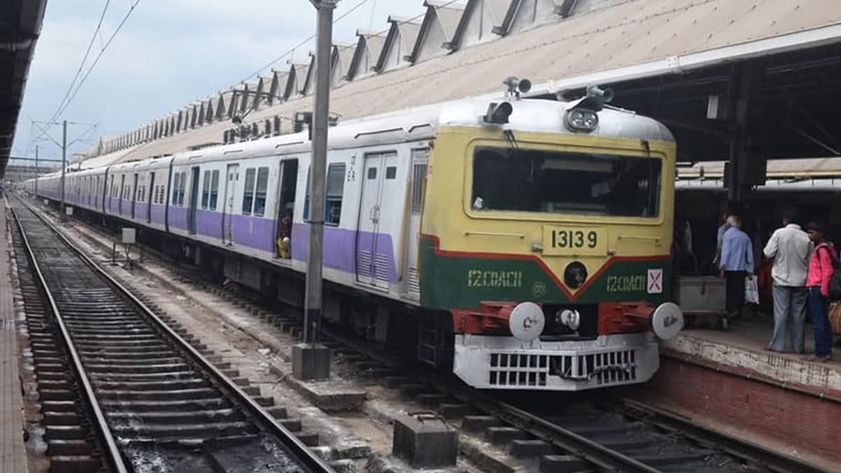 Eastern Railway Announcement: ইডেন গার্ডেনস স্টেডিয়ামে ভারত ও ইংল্যান্ড টি -২০ ম্যাচ, ক্রীড়াপ্রেমীদের স্বার্থে দুটি বিশাল ট্রেন চালাবে পূর্ব রেল