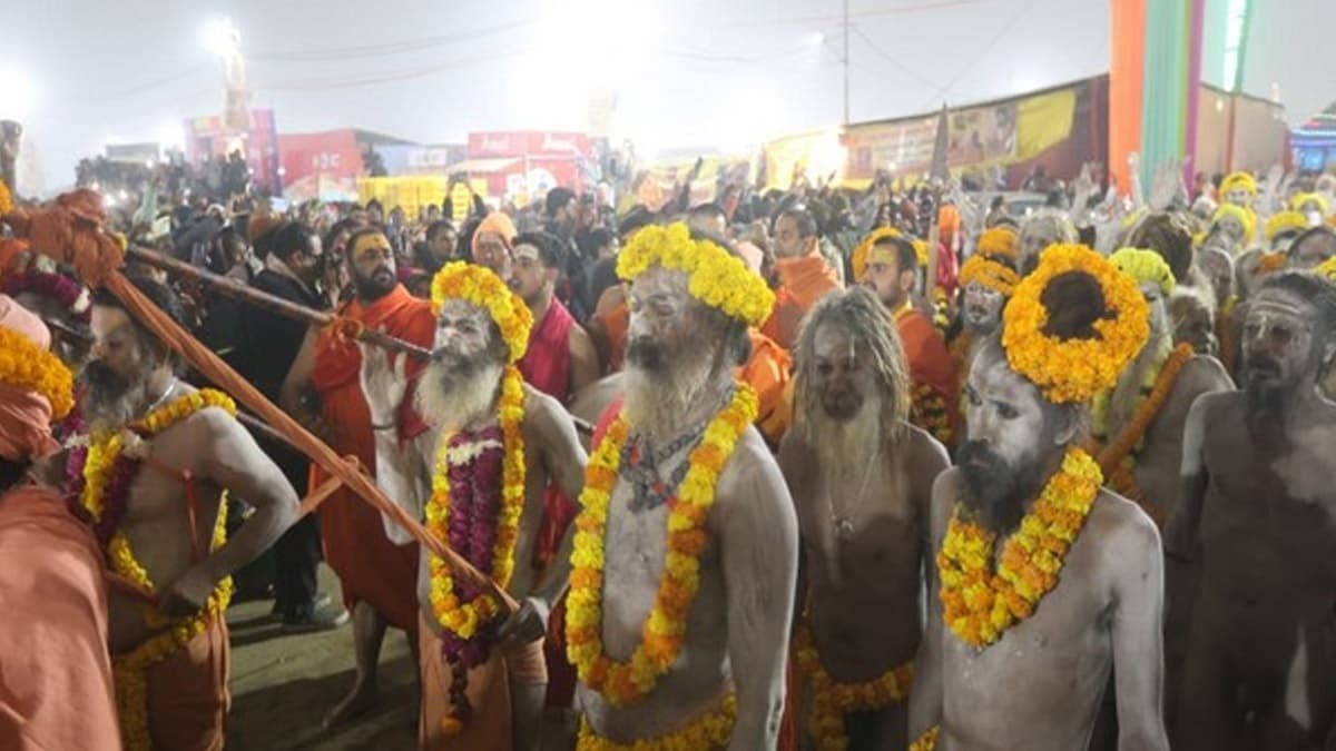 Maha Kumbh 2025: মহাকুম্ভে চলছে অমৃত স্নান, ১ কোটির বেশি মানুষ ডুব দিলেন ত্রিবেণী সঙ্গমে