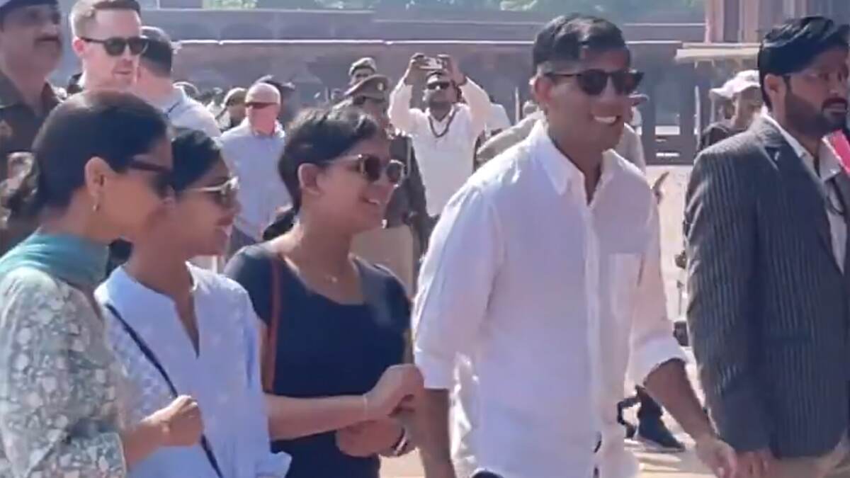 Rishi Sunak visits Fatehpur Sikri: তাজমহলের পর রবিতে ফতেহপুর সিক্রি, সপরিবারে আগ্রা ভ্রমণ ঋষি সুনকের