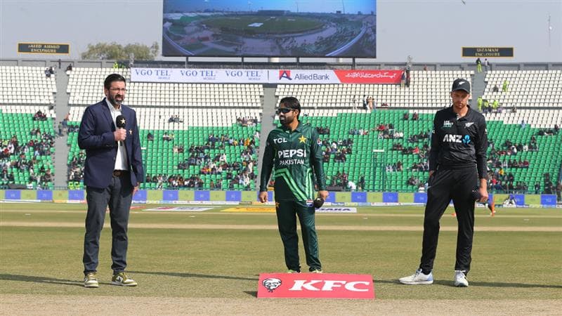 PAK vs NZ 1st ODI Toss Update: ত্রিদেশীয় সিরিজের প্রথম ম্যাচে টসে জিতে ব্যাটিং নিউজিল্যান্ডের, জানুন দু'দলের একাদশ