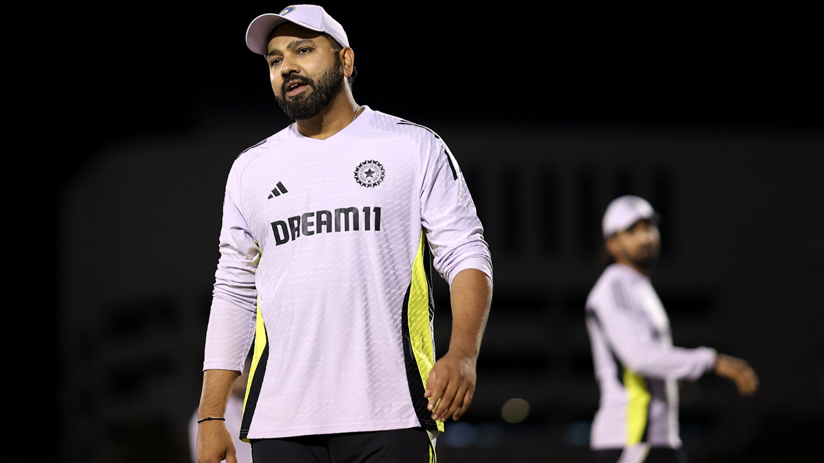 IND vs ENG Test Series: ইংল্যান্ড সফর থেকে সরে দাঁড়াতে পারেন রোহিত শর্মা, থাকছেন বিরাট কোহলি