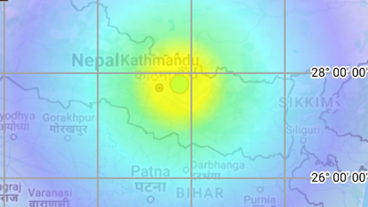 Nepal Earthquake: গভীর রাতে প্রবল ভূমিকম্পে কেঁপে উঠল শিলিগুড়ি-সহ উত্তরবঙ্গের বিস্তীর্ণ এলাকা, রিখটার স্কেলে মাত্রা ছিল ৫.৫