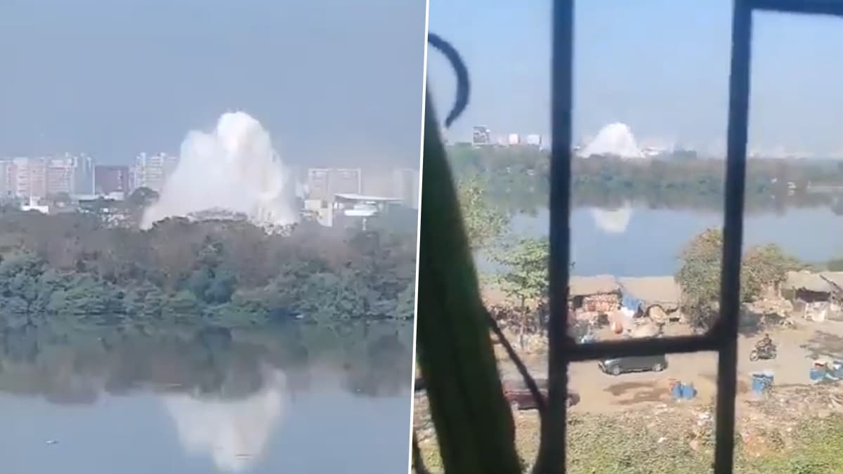 Water Supply Pipeline Burst Video: শহরের মাঝে জলপ্রপাতের মত প্রবল বেগে উপচে পড়ছে জল, দেখুন ভিডিয়ো