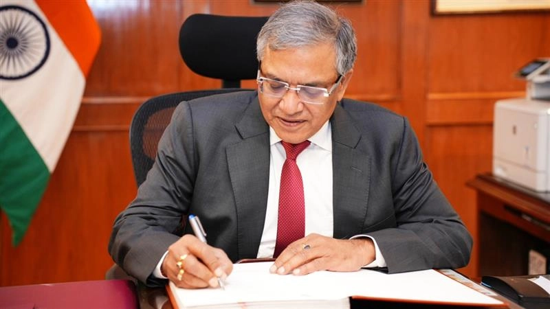 CEC Gyanesh Kumar: রাহুল গান্ধীর ভোট চুরির কথা অস্বীকার কমিশনের, নির্বাচন কমিশনার জ্ঞানেশ কুমারের মুখে ৪৫ দিনের তত্ত্ব