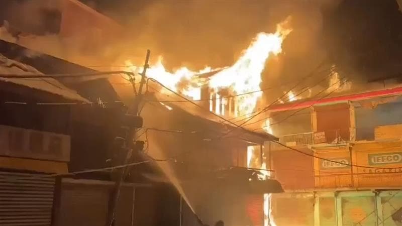 Fire Broke Out: জম্মু-কাশ্মীরের বাজারে ভোররাতে ভয়াবহ আগ্নিকাণ্ড