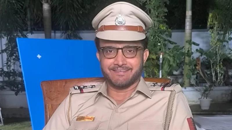 Sourav Ganguly in Khakee 2? নেটফ্লিক্সের 'খাকি ২' সিরিজ দিয়ে অভিনয়ে সত্যিই কি অভিষেক করতে চলেছেন সৌরভ গাঙ্গুলি?