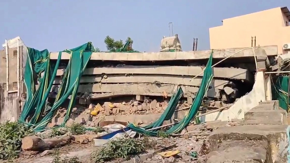 Telangana: তেলেঙ্গানায় নির্মীয়মান বহুতল ভেঙে মৃত একাধিক শ্রমিক, এখনও ধ্বংসস্তূপে আটকে দু'জনের দেহ, জারি উদ্ধারকাজ