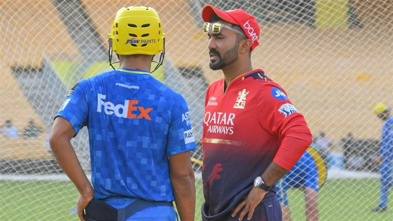 CSK vs RCB, IPL 2025 Dream11 Prediction: আজ সিএসকে বনাম আরসিবির ম্যাচে এগিয়ে কে? একনজরে আইপিএলের Dream11 Prediction