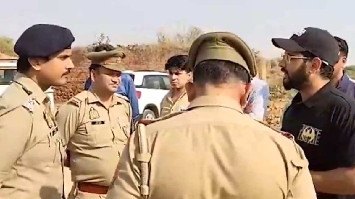 Ghaziabad: রাস্তা নিয়ে বিবাদের জেরে চলল গুলি, গাজিয়াবাদে দুষ্কৃতী হামলা আহত এক, গ্রেফতার ২