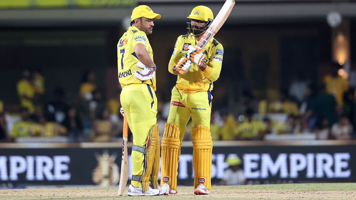 Sehwag on MS Dhoni: 'তাড়াতাড়ি এসেছেন', ৯ নম্বরে ব্যাট করা ধোনিকে নিয়ে মজা করলেন সেহবাগ, দেখুন ভাইরাল ভিডিও