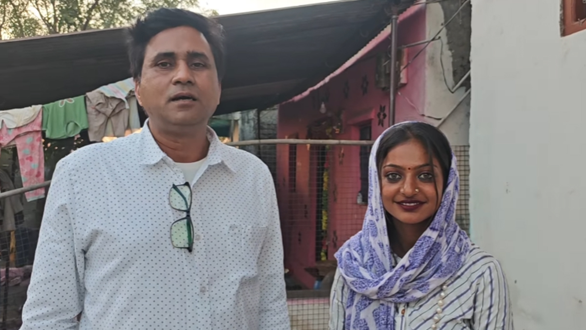 Director Sanoj Mishra Arrested in Rape Case: 'মহাকুম্ভের ভাইরাল গার্ল' মোনালিসাকে ছবির প্রস্তাব দেন, ধর্ষণের অভিযোগে গ্রেফতার সেই পরিচালক সনোজ মিশ্র