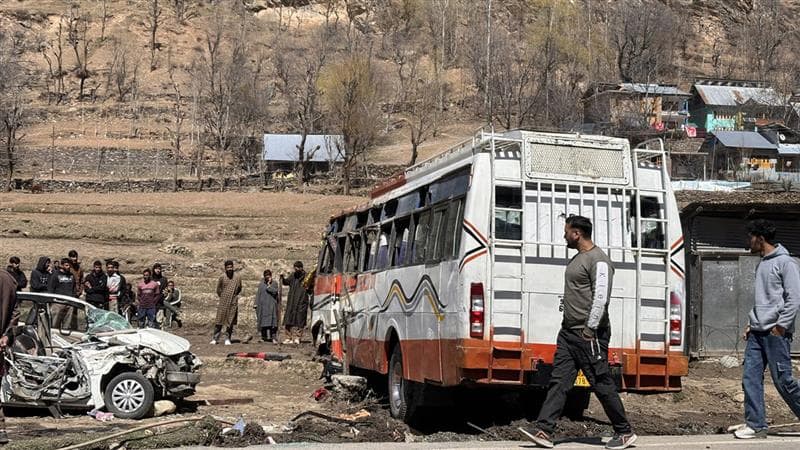 Jammu Kashmir Accident: দুর্ঘটনার কবলে ট্যুরিস্ট বাস, মৃত ৪, আহত ১২