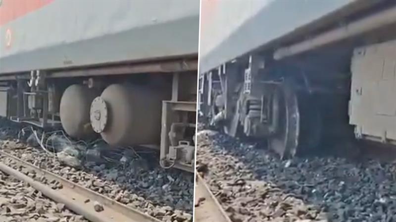 Bengaluru Kamakhya Express Derailed: ফের মুখ পুড়ল রেলের, দুর্ঘটনার কবলে কামাখ্যা এক্সপ্রেস, লাইনচ্যুত ৫টি কামরা