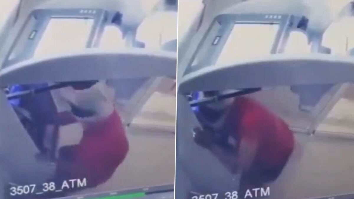 Axis Bank Robbery Video: এটিএম মেশিন খুলে সমস্ত টাকা নিয়ে পালানোর চেষ্টা, সিসিটিভি ফুটেজে ধরা পড়তেই চাঞ্চল্য