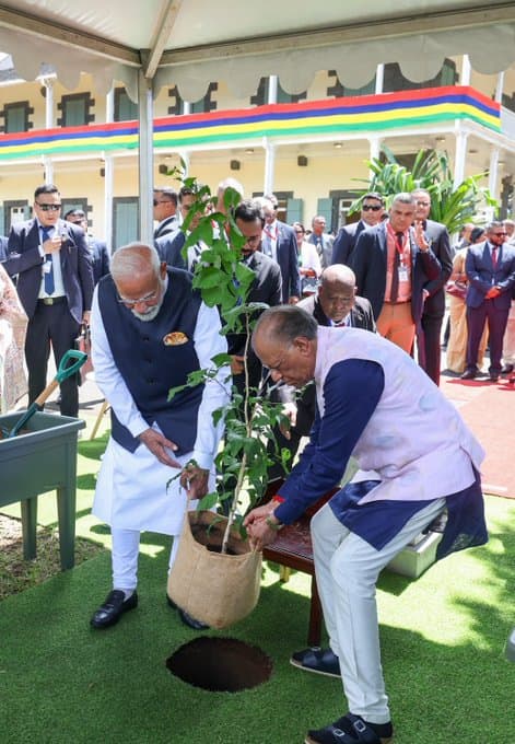 Narendra Modi In Mauritius: মরিশাসের মাটিতে বৃক্ষরোপণ মোদীর, দেখুন ভিডিয়ো