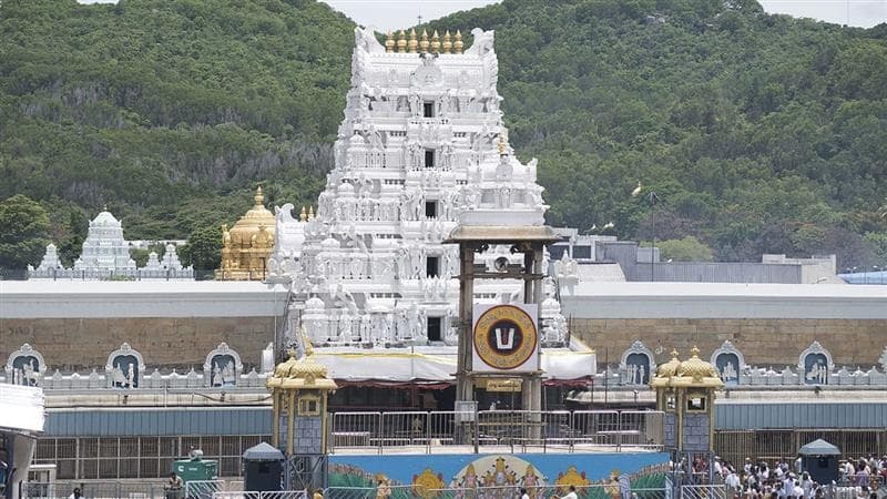 Hindus Should Be Employed At Tirumala: শুধুমাত্র হিন্দুদেরই মন্দিরের কাজে নিয়োগ করা উচিত, বড় কথা মুখ্যমন্ত্রীর