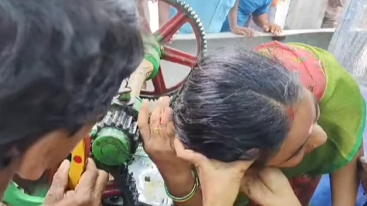 Woman's Hair Stuck In Machine Video: মেশিনে ঢুকে গেল মহিলার লম্বা চুল, তারপর... ভয়াবহ কীর্তি দেখুন
