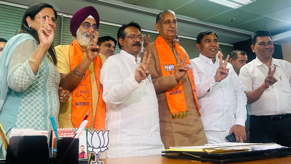 Delhi Mayor Elections: দিল্লির মেয়র ও ডেপুটি মেয়র নির্বাচনের জন্য মনোনয়ন জমা দিলেন বিজেপি প্রার্থী রাজা ইকবাল সিং এবং জয় ভগবান যাদব