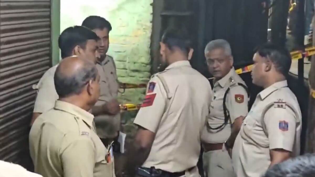 Delhi: সিলামপুরে ২০ বছর বয়সী যুবককে গুলি করে হত্যা, তদন্তে পুলিশ