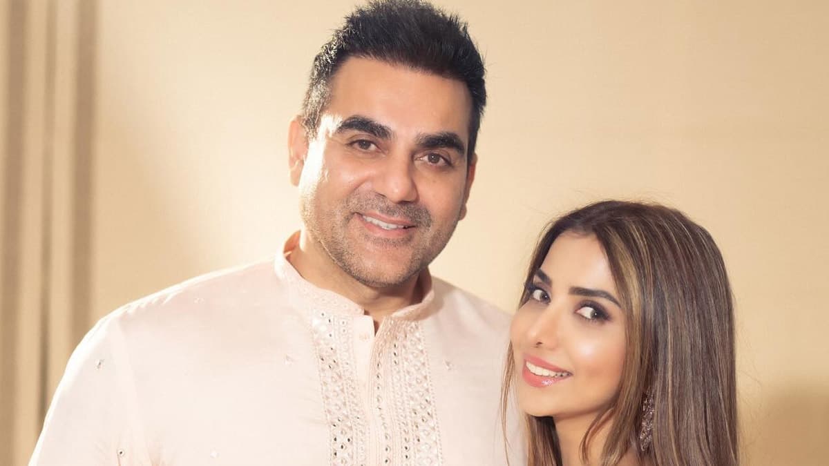 Arbaaz Khan and Sshura Khan: স্ত্রীকে নিয়ে প্রসূতিদের হাসপাতালে আরবাজ, ক্যামেরা দেখেই লুকালেন সুরা, মা হওয়ার সংবাদ লুকাচ্ছেন কেন?