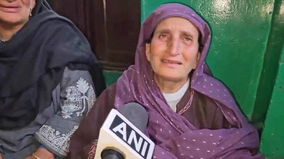 Pahalgam Terrorist Attack: পহেলগাঁওয়ে ভয়ংকর জঙ্গি হামলায় কান্নায় ভেঙে পড়লেন হুসেন শাহের মা