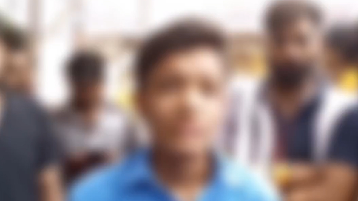 Uttar Pradesh: ভরা রাস্তায় পাকিস্তানের পতাকার উপর প্রস্রাব করতে বাধ্য করা হল মুসলিম কিশোরকে, আলিগড়ের ভিডিও ঘিরে শোরগোল