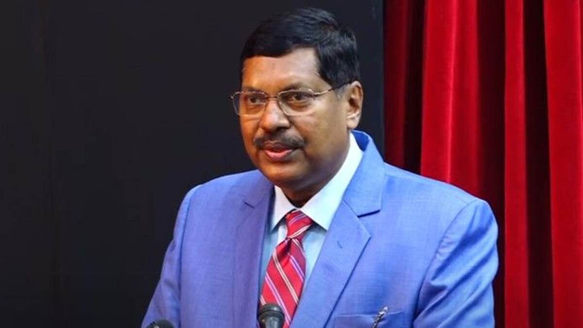 Chief Justice Of India: দেশের ৫২তম প্রধান বিচারপতি বিআর গাভাই, প্রথা মেনে নিয়োগ করলেন রাষ্ট্রপতি দ্রৌপদী মুর্মু