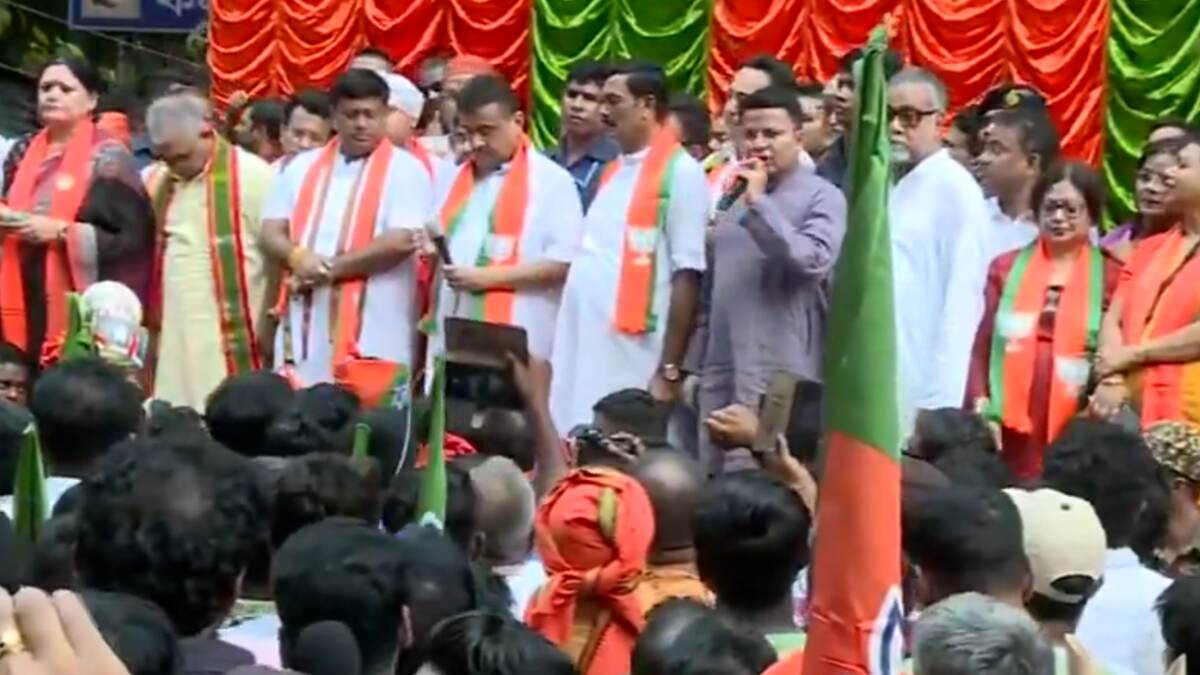BJP: চাকরিহারা, গৃহহারাদের আর্তনাদ বাংলাজুড়ে, প্রতিবাদে একই মঞ্চে দিলীপ, শুভেন্দু, সুকান্ত