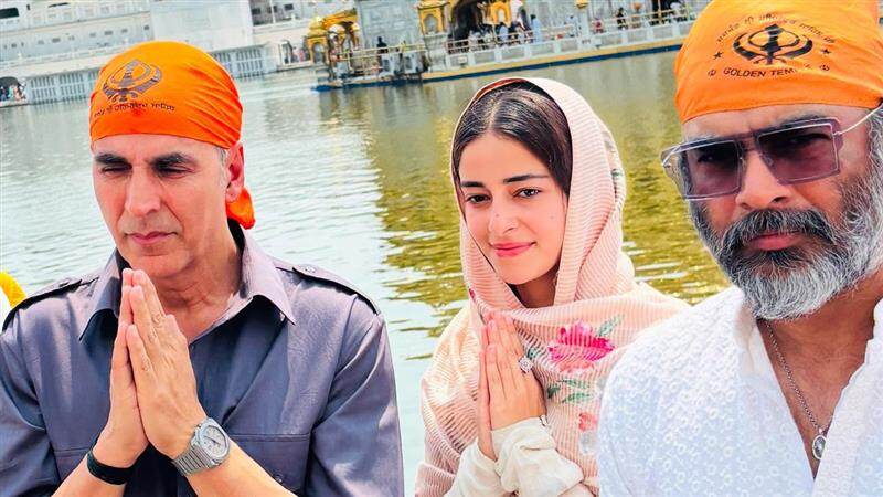 Kesari Chapter 2: সামনেই মুক্তি 'কেশরী চ্যাপ্টার ২', ছবির শুভকামনায় স্বর্ণমন্দির দর্শন অক্ষয়-অনন্যা-মাধবনের