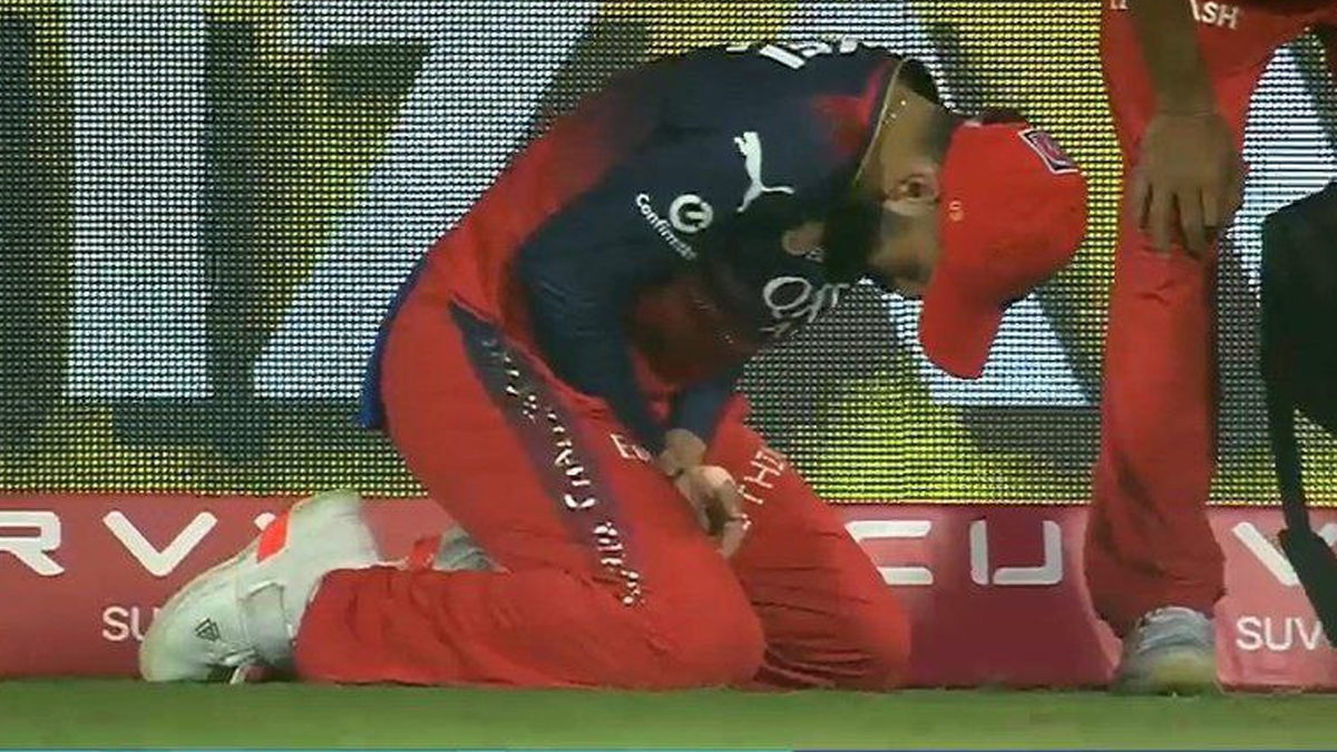 Virat Kohli Injury, IPL 2025: আরসিবি শিবিরে ডাবল ধাক্কা! ঘরের মাঠে হারের সঙ্গে চোটের শিকার তারকা ব্যাটসম্যান বিরাট কোহলি