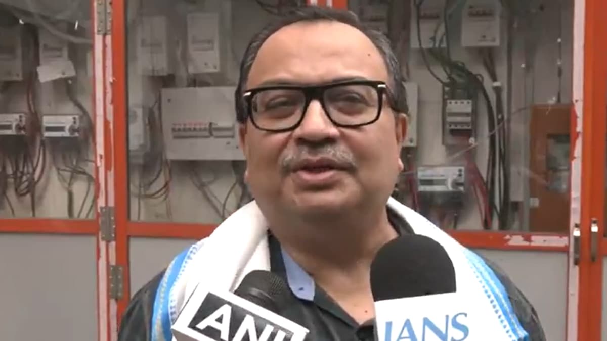Kunal Ghosh: শুঙেন্দু অধিকারী যখন মমতা বন্দ্যোপাধ্যায়ের পাশে ছিলেন, তখন ধর্ম নিয়ে প্রশ্ন ছিল না, মন্তব্য কুণাল ঘোষের
