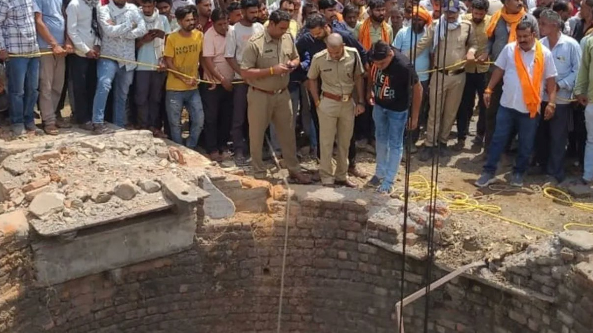 Madhya Pradesh: যাত্রী বোঝাই ভ্যান নিয়ন্ত্রণ হারিয়ে উলটে পড়ল গভীর কুয়োয়, ৫ জনের মৃত্যুর আশঙ্কা, উদ্ধারে নীচে নেমে বলি এক স্থানীয়