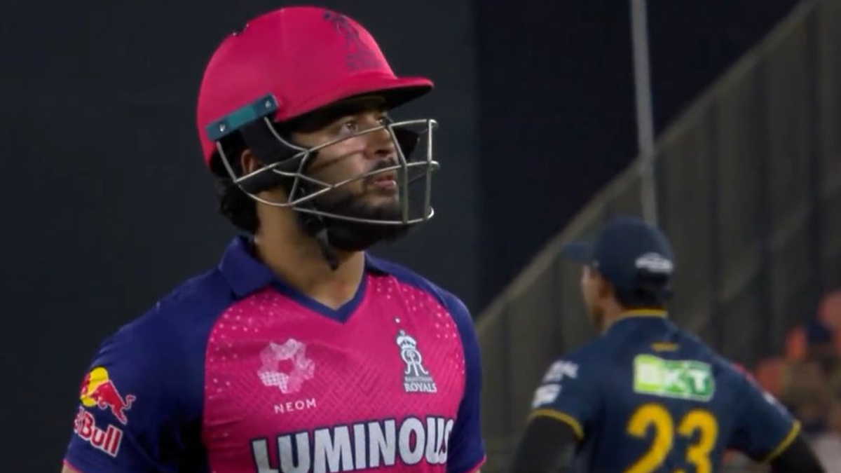 Riyan Parag Out Controversy, IPL 2025: ভুল আউট? মাঠেই আম্পায়ারের সাথে ঝামেলা রিয়ান পরাগের, ভাঙলেন ব্যাটও