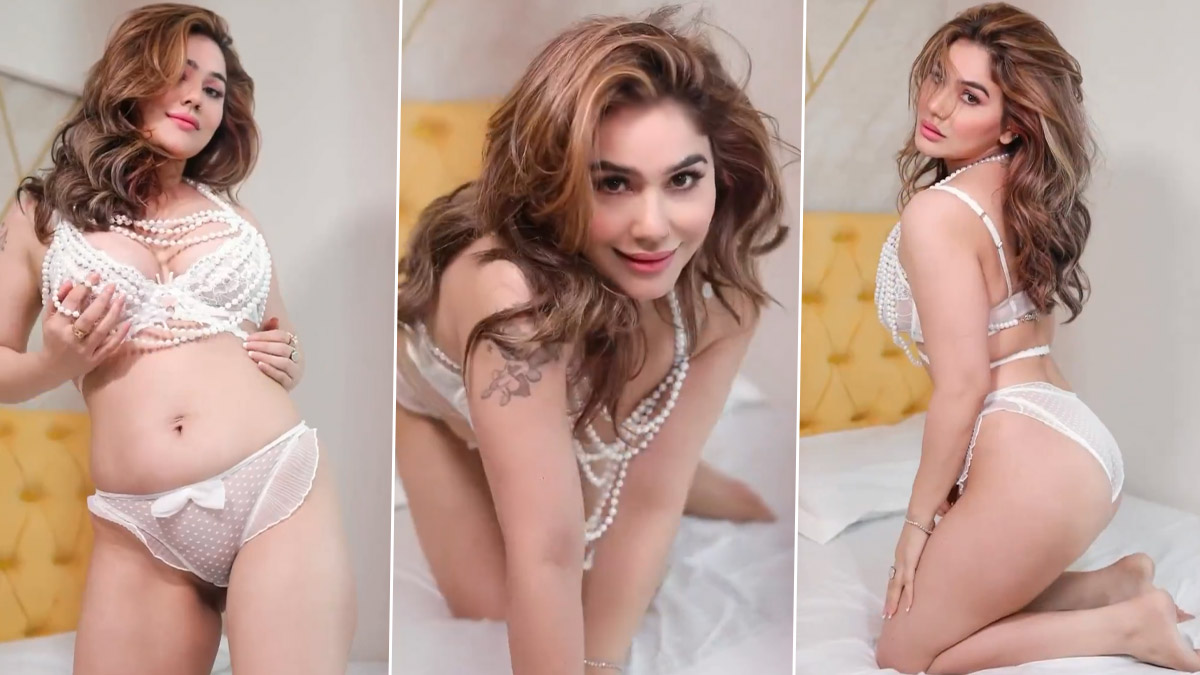 Kangna Sharma Sexy Video: সাদা ফিনফিনে অন্তর্বাসে বিছানা গরম করছেন কঙ্গনা শর্মা, কোমল হাতের স্পর্শ ছুঁয়ে যাচ্ছে শরীর, দেখুন ভিডিও