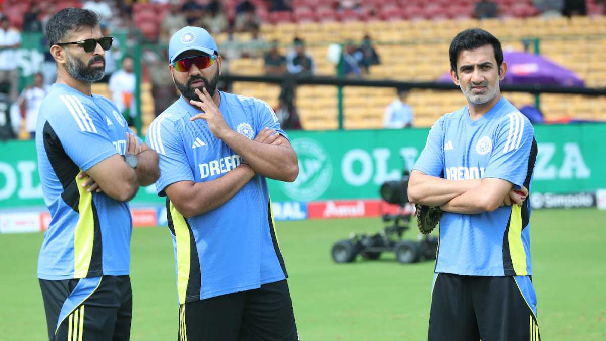 Abhishek Nayar, T Dilip BCCI Coaching Stuff: টিম ইন্ডিয়ার কোচিং স্টাফ থেকে বরখাস্ত অভিষেক নায়ার, টি দিলীপ; সামনে এল বড় রিপোর্ট