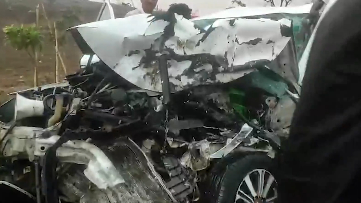 Telangana: কোদাঙ্গাল মণ্ডলে বোলেরো গাড়ির সঙ্গে চারচাকার মুখোমুখি সংঘর্ষ, মৃত্যু একই পরিবারের তিন সদস্যের