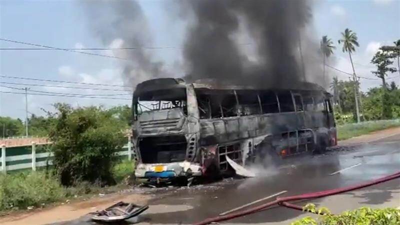 Fire Breaks Out: পুরীতে দাউ দাউ করে জ্বলছে বাস, আগুন নেভানোর চেষ্টা চালাচ্ছে দমকল বাহিনী