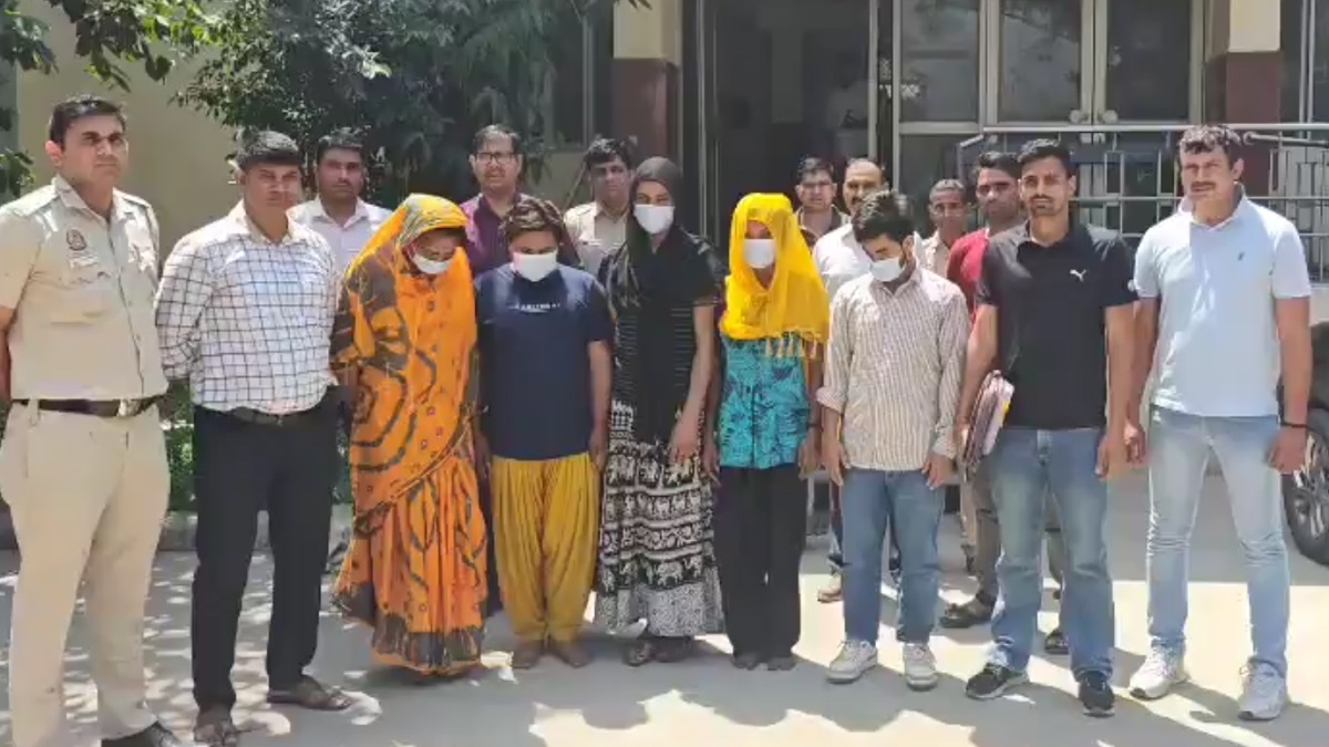 Bangladeshi Detained In Delhi: ভারতে ঢুকে নিষিদ্ধ অ্যাপ ইনস্টল মোবাইলে, ৫ বাংলাদেশি অনুপ্রবেশকারীকে পাকড়াও পুলিশের