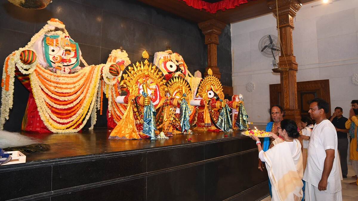 Digha Jagananth Temple: দিঘার জগন্নাথ মন্দিরে বিরাজমান জগন্নাথ, বলরাম, সুভদ্রা, দ্বারোদঘাটনের পর ছবি পোস্ট মুখ্যমন্ত্রীর