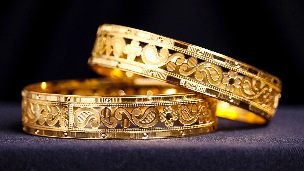 Gold Rate Today: সোনার দামে জোর ধাক্কা! জেনে নিন আজকের দাম