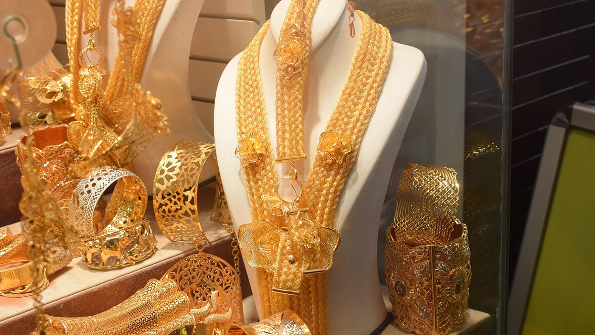 Gold Price Today: ফের সোনার দামে ছ্যাঁকা, এললাফে কয়েক হাজার বাড়ল সোনালী ধাতুর দর, কলকাতায় বেড়ে কত হল?