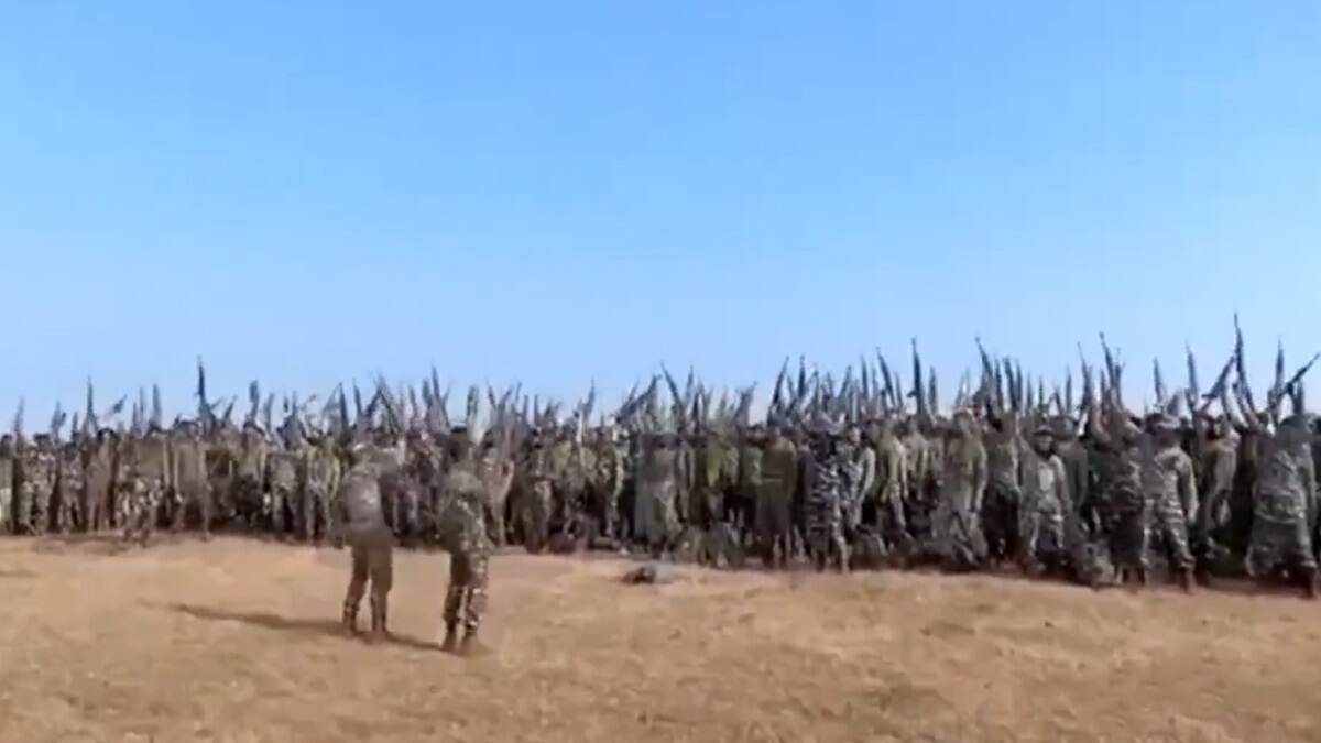 Indian Army Video: রণহুঙ্কার ভারতীয় সেনার, এক ফুৎকারে উড়ে যাবে পাকিস্তান দেখুন