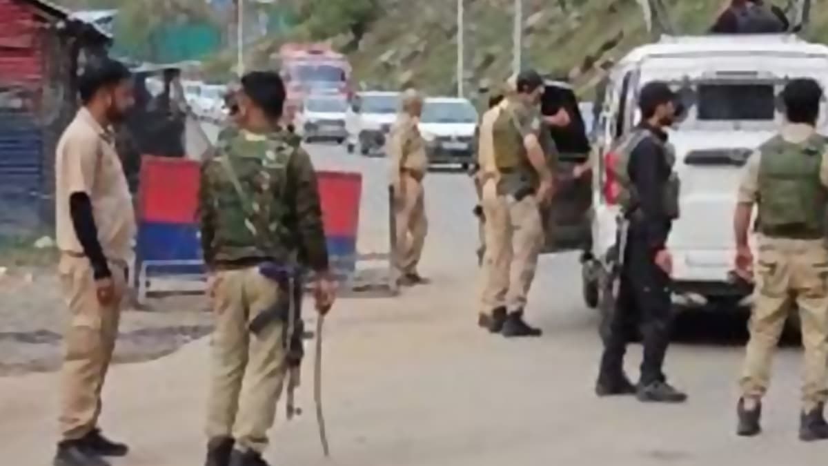Bust LeT Module In J-K: চরম অস্বস্তি কাশ্মীর জুড়ে, পহেলগামের পর বন্দিপোরায় ফাঁস লস্কর মডিউল, গ্রেফতার ৪