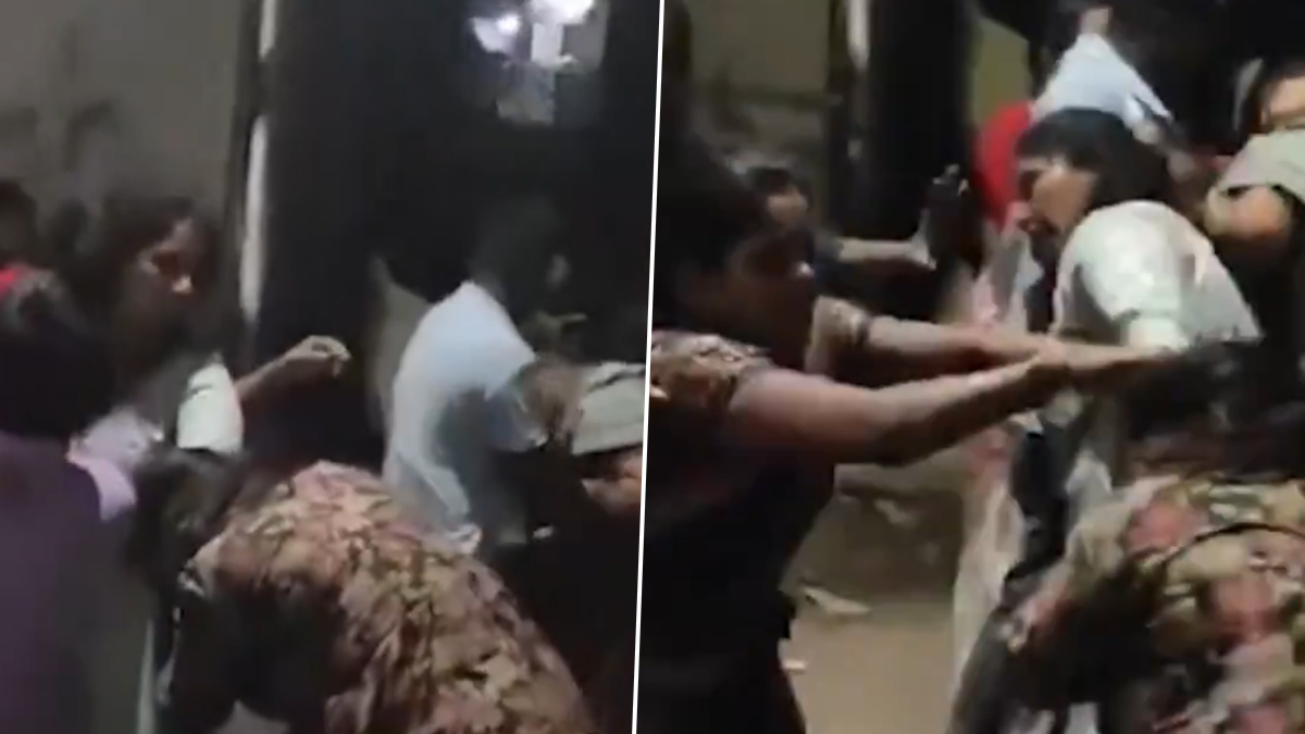Dombivli Viral Video: মারাঠির বদলে ইংরেজি, 'এক্সকিউজ মি' বলায় দুই মহিলাকে বেধড়ক মারধর যুবকের