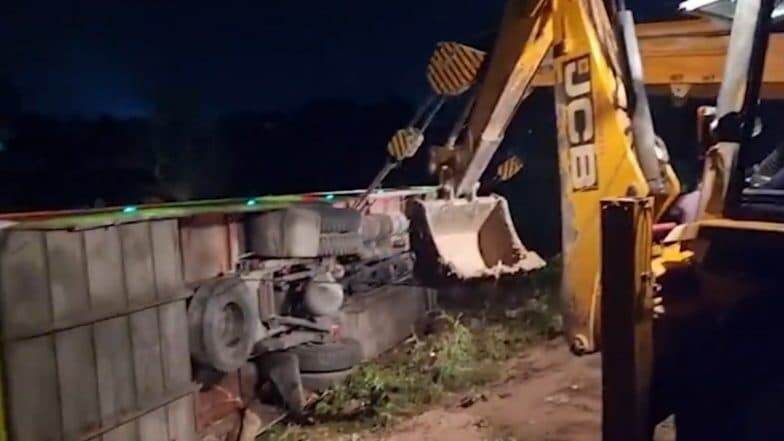 Odisha Accident: পুরী যাওয়ার পথে দুর্ঘটনার কবলে বাস, মৃত ১ আহত ১৫