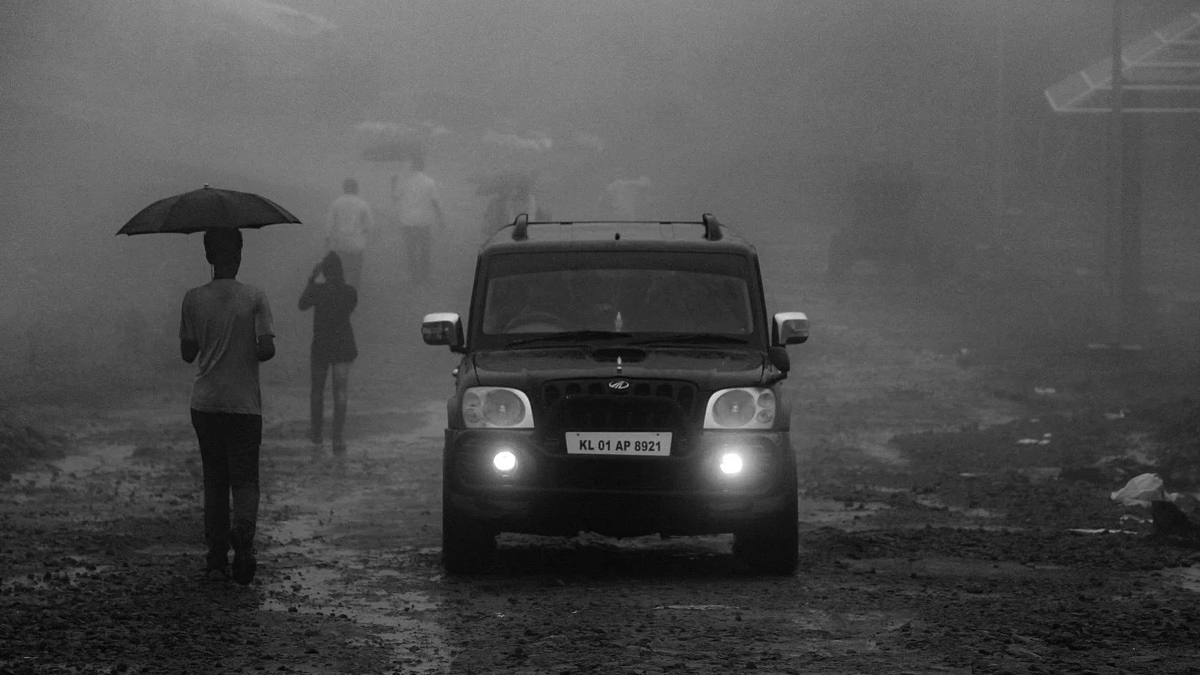 West Bengal Weather Update: দক্ষিণবঙ্গের একাধিক অঞ্চল, পশ্চিমের জেলায় বজ্রগর্ভ মেঘ, আকাশ কালো হতেই বৃষ্টি নামল ঝপঝপিয়ে, কমল তাপমাত্রা