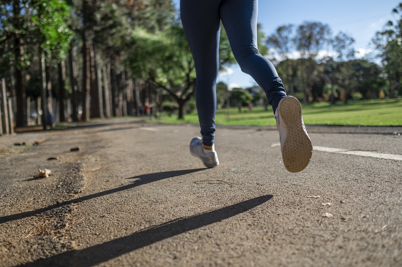 Running vs Walking: ওজন কমাতে হাঁটা নাকি দৌড়ানো! কোনটি বেশি কার্যকর জেনে নিন