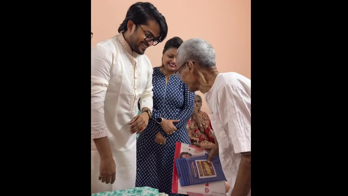 Actor Sayak Ahead Of Pohela Boishakh: পয়লা বৈশাখে 'দিদাদের' পোশাক দিলেন সায়ক, চৈত্রের শেষ বিকেল বৃদ্ধাশ্রমে কাটল অভিনেতার, দেখুন ভিডিয়ো